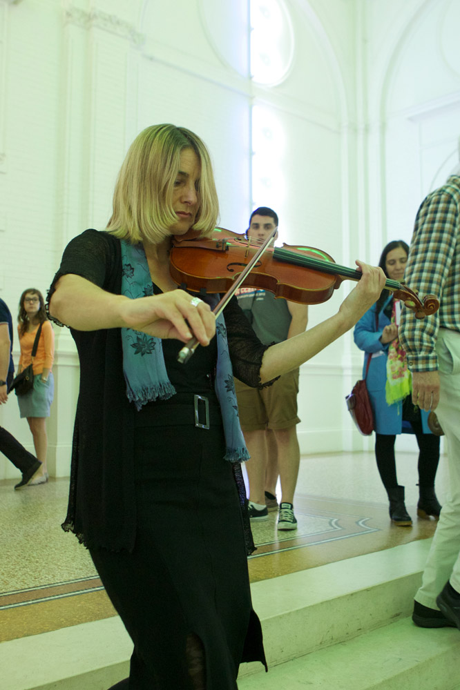 Cindy Bernard, The Inquisitive Musician, Stedelijk Museum